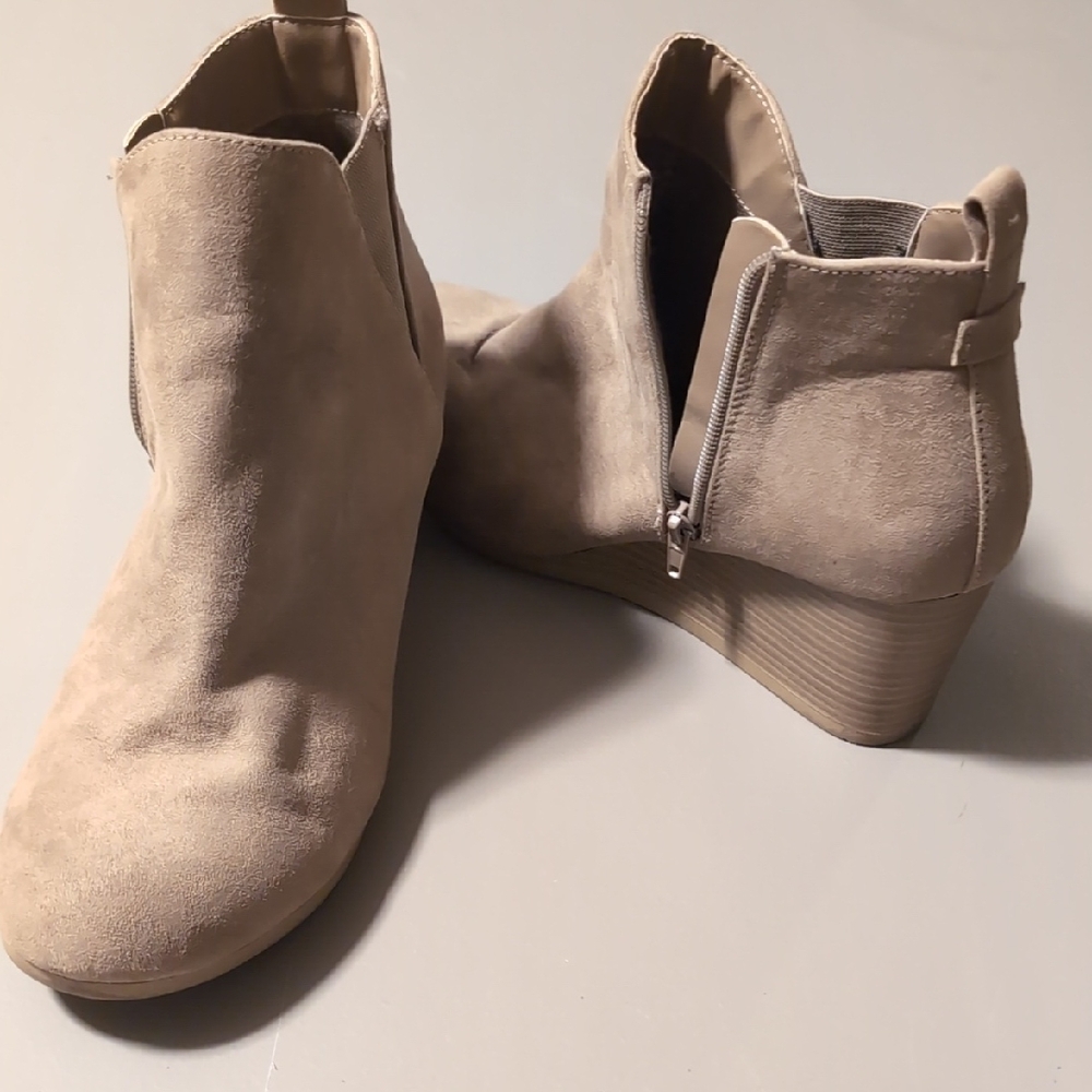 Time and Tru Women's Taupe Ankle Booties